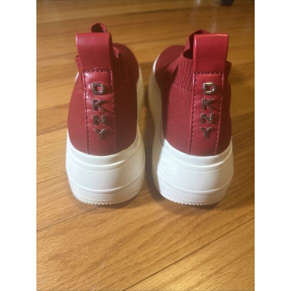 DKNY Donna Karan Mada Platform Slip On Red Sneakers Shoes Size 8 M - Picture 4 of 11